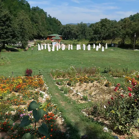 De La Pyramide Du Soleil Apartament